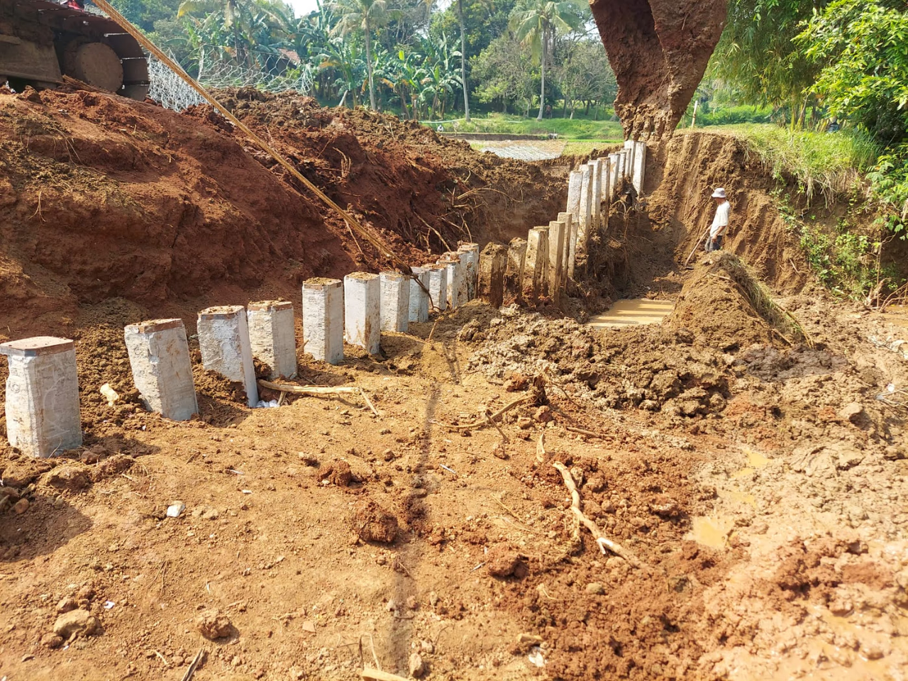 Jasa pancang mini pile TP 20 cm di kawasan industri Delta Silicon Bekasi
